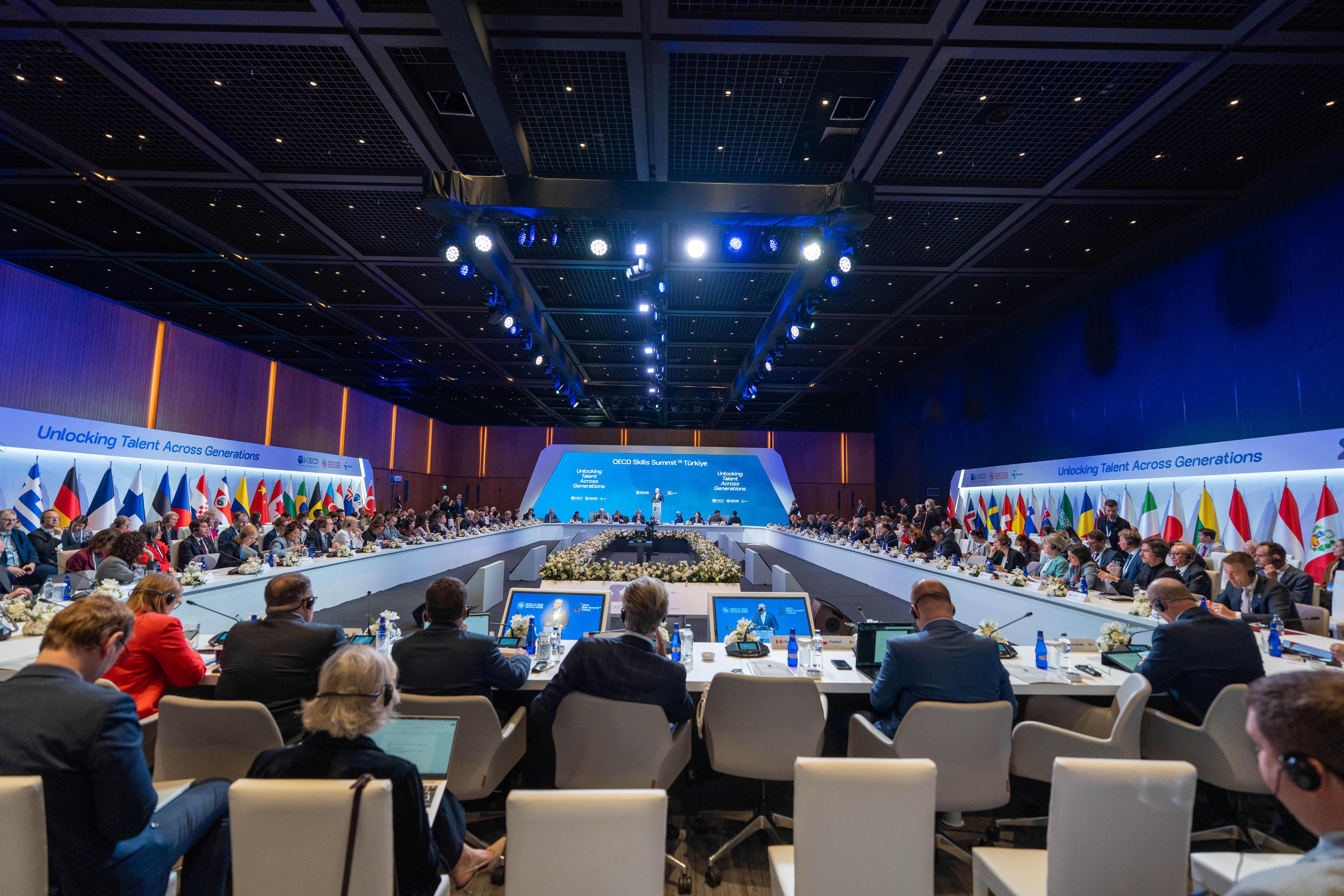 OECD_260427_SKILLS_SUMMIT_SESSION_1_RETHINKING_FORMAL_EDUCATION-19.jpg