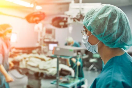 A gender-equal pandemic recovery needs a gender-equal health workforce